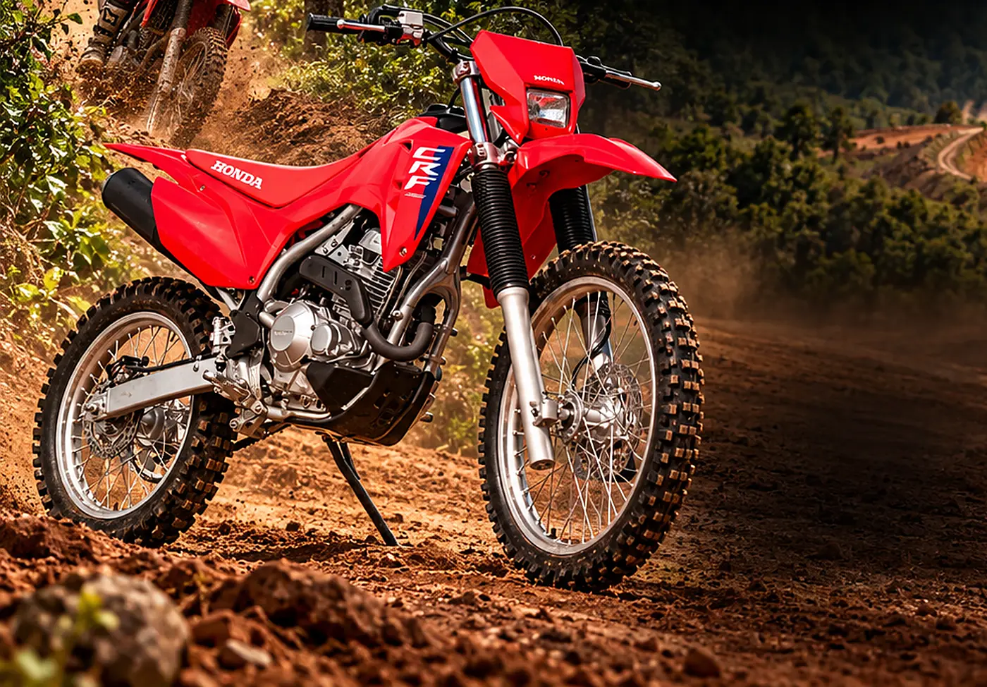 CRF vermelha zero km pronta para a trilha